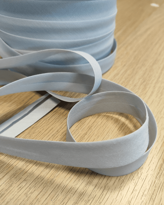  Biais Replié Polycoton Gris clair- le mètre