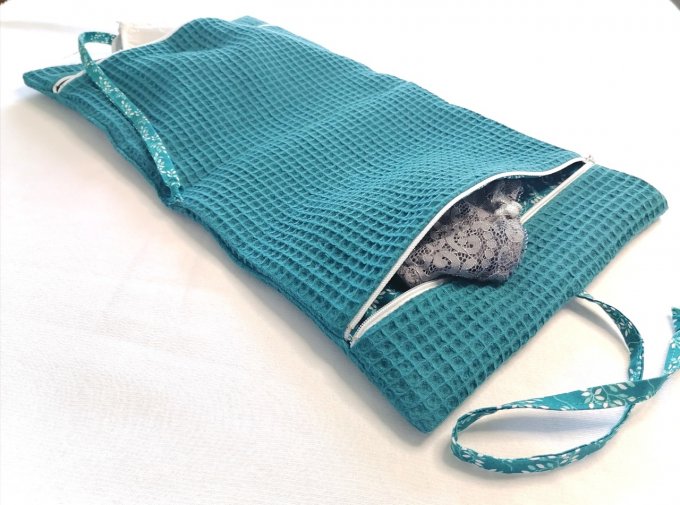 Cours en KIT n° 2  - HIRONDELLE- La pochette de lingerie zippée de voyage-